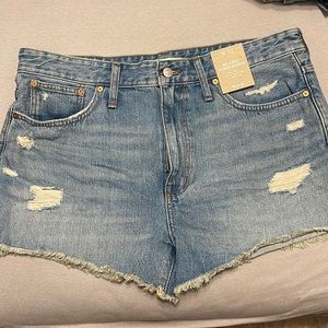 Cute Madewell relaxed denim shorts size 31 mid rise.
